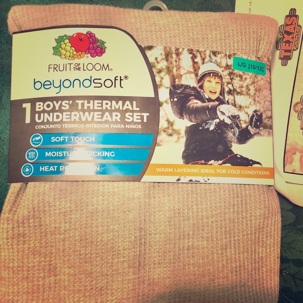 10/12 boys thermals NWT